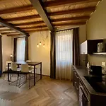 Saragozza A Due Passi Da Piazza Grande - Wifi E Parcheggio Gratuito Apartamento Modena