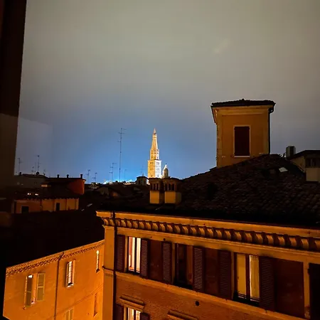 Appartamento Saragozza A Due Passi Da Piazza Grande - Wifi E Parcheggio Gratuito *