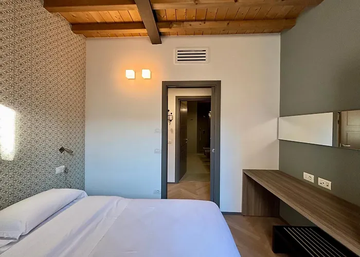 Saragozza A Due Passi Da Piazza Grande - Wifi E Parcheggio Gratuito Appartement *