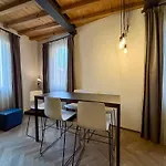 Saragozza A Due Passi Da Piazza Grande - Wifi E Parcheggio Gratuito Apartamento Modena
