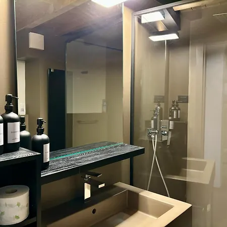 Saragozza A Due Passi Da Piazza Grande - Wifi E Parcheggio Gratuito Apartamento Módena