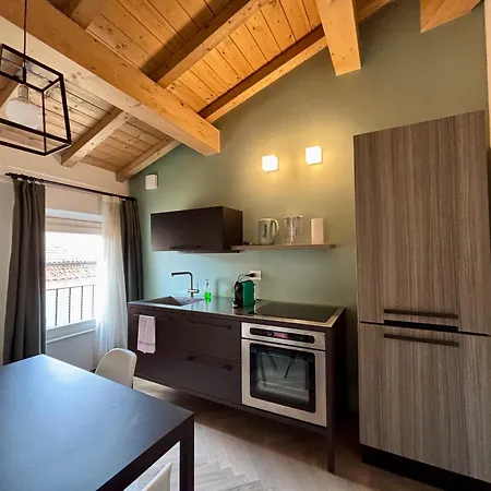 Apartment Saragozza A Due Passi Da Piazza Grande - Wifi E Parcheggio Gratuito Modena